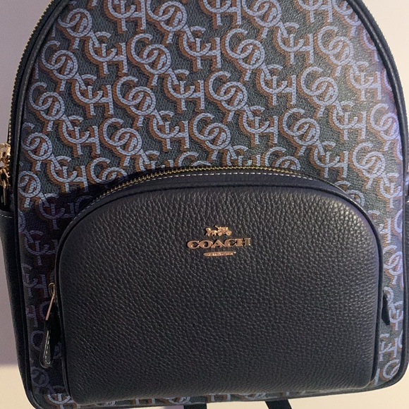 Medium coach backpack - Picture 5 of 12